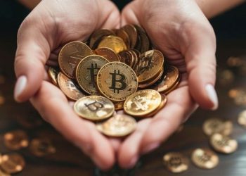 Trump Embraces Crypto Donations, Plans to “Build a Crypto Army”