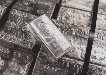 Silver Surges To $31.6/Ounce, Investor Interest Peaks