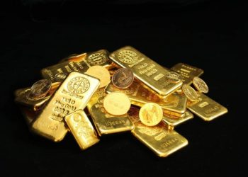 Gold Prices Volatile Amid Yield Shifts, Climbing to $2,370