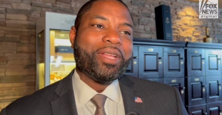 Trump campaign accelerates vetting of potential running mates