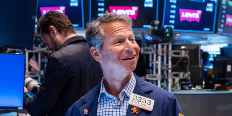 Dow rallies 700 points for best day in more than a year, Russell 2000 small-cap index jumps 3%