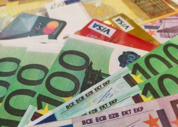 EURUSD and GBPUSD: EURUSD on new July high up to 1.09000