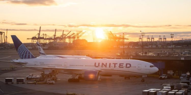 U.S. airlines cool hiring after adding 194,000 employees in post-Covid spree