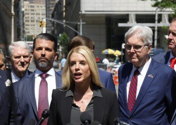 ‘Highly qualified’: Former state AGs urge Senate to confirm Bondi to lead Justice Department